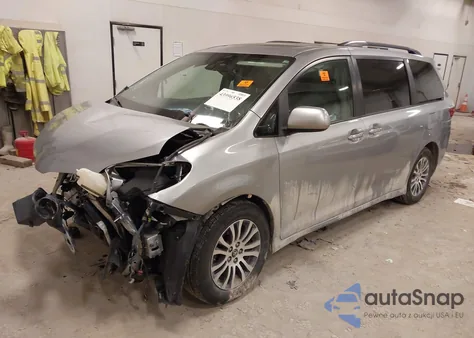 2018 Toyota Sienna Xle 8 Passenger z USA, uszkodzony, nr VIN 5TDYZ3DC7JS928336